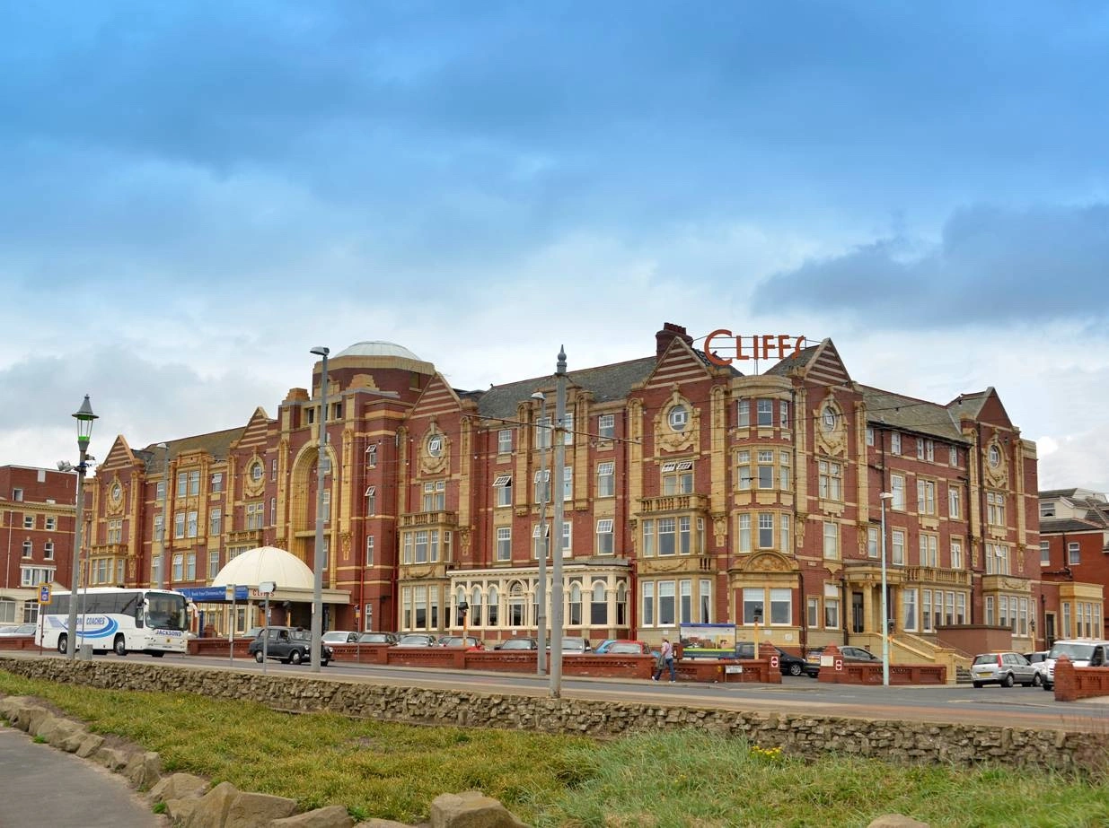 Cliffs Hotel
